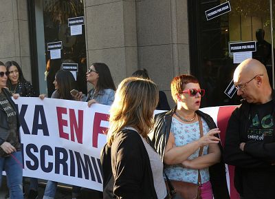 17-10-26 ProtestaFolgaBershkaVigo07.JPG